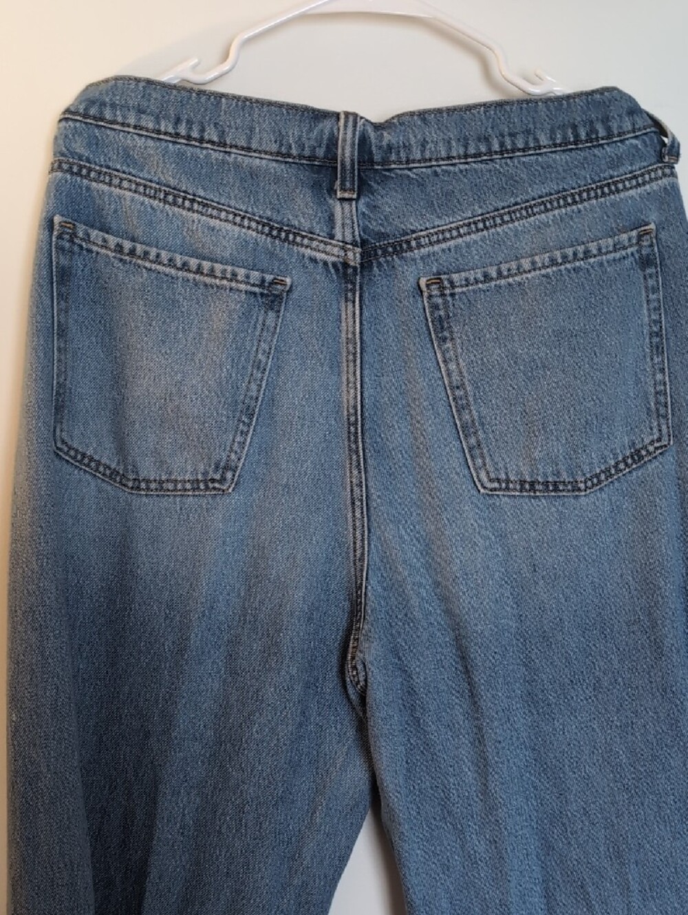 Old Navy Baggy Wide-Leg Denim Jeans - Picture 3 of 4